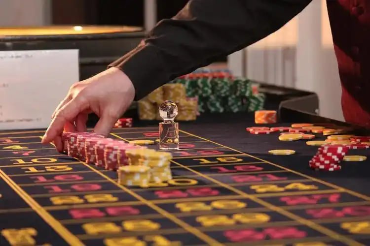 1 apk bet game lobby showing slots and live casino categories